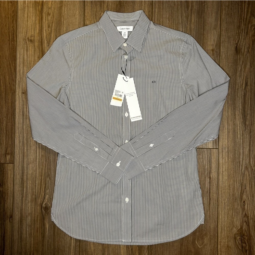 Calvin Klein | Extra-Fine Pinstripe Man Tailored Shirt in White/Black (S) - Picture 10 of 13